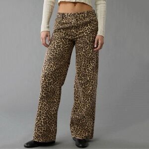 American Eagle Stretch Leopard Low Rise Baggy Wide Leg Pant Size 6